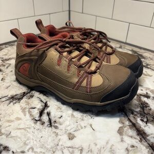 Wolverine steel toe shoe size 9.5W